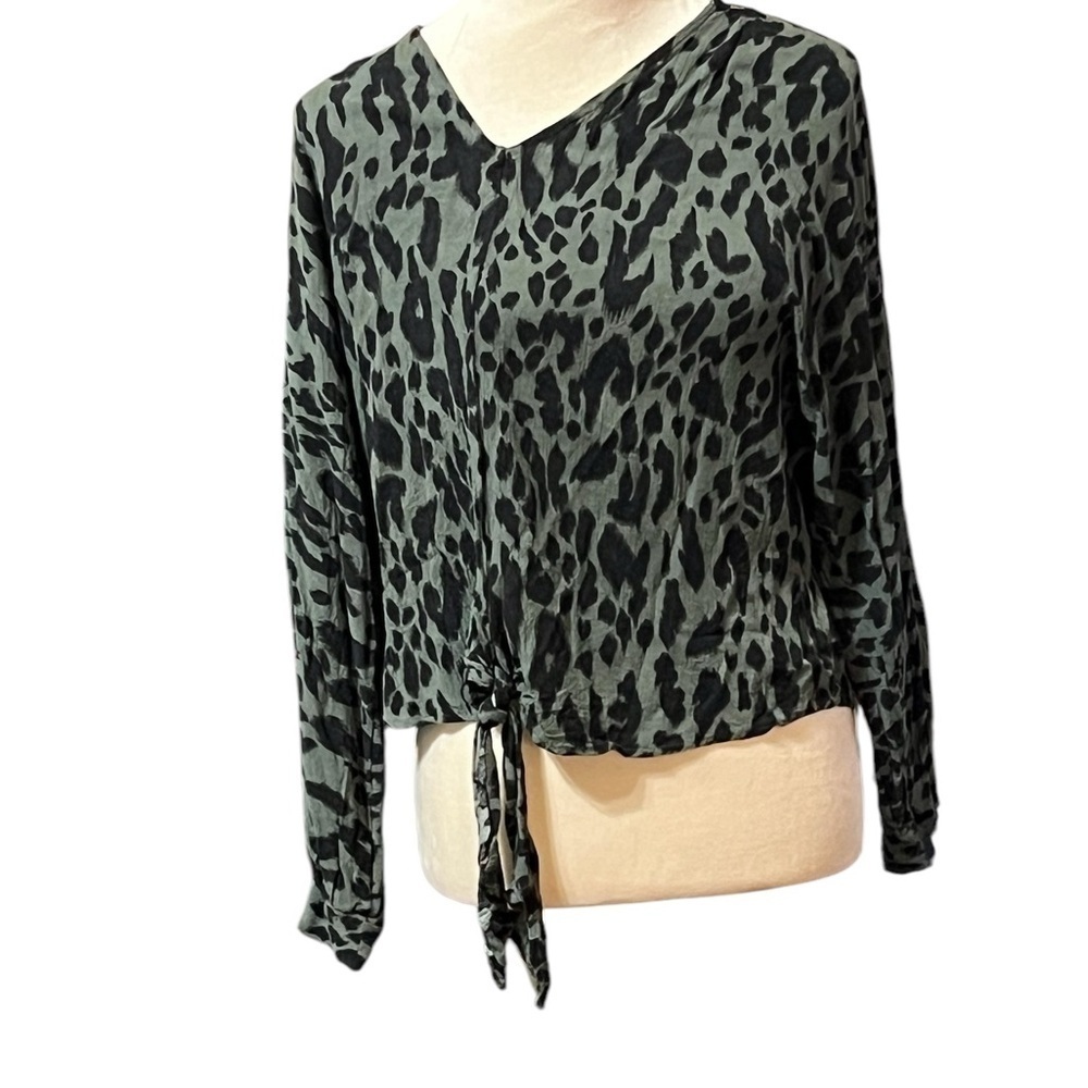 Umgee Wild About You Leopard Top Women Size S Green Rayon